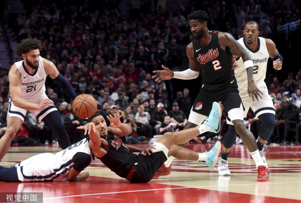 中脱颖而出 中脱颖而出