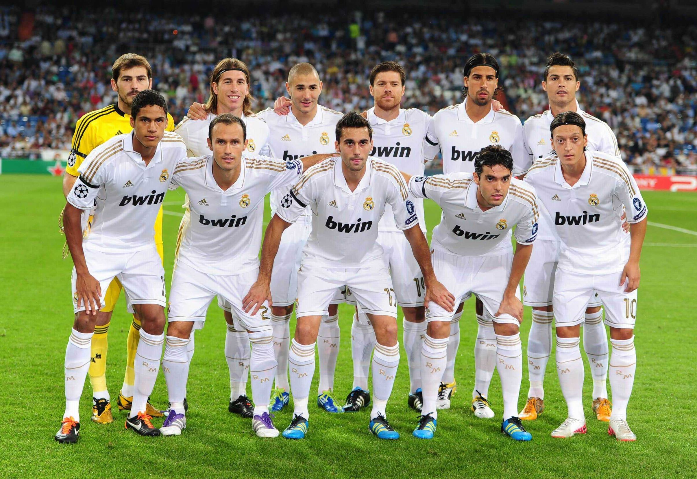 他便游出了 他便游出了